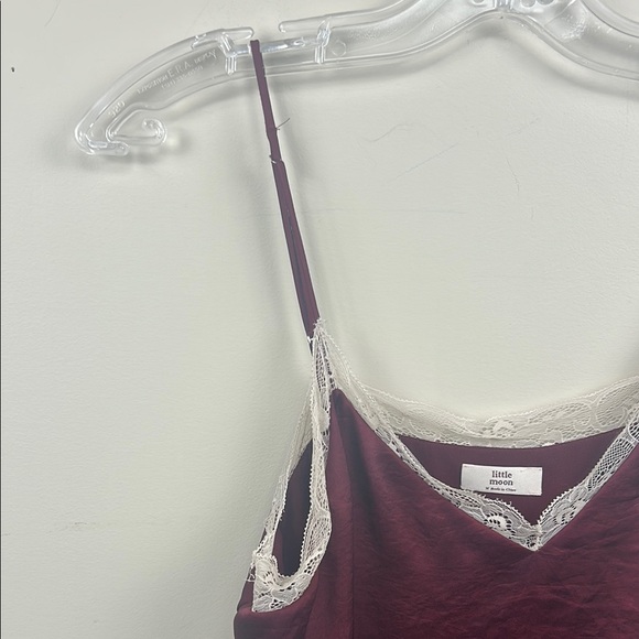 ARITZIA LITTLE MOON Women's Burgundy Camisole Top with lace trim medium - Picture 4 of 9